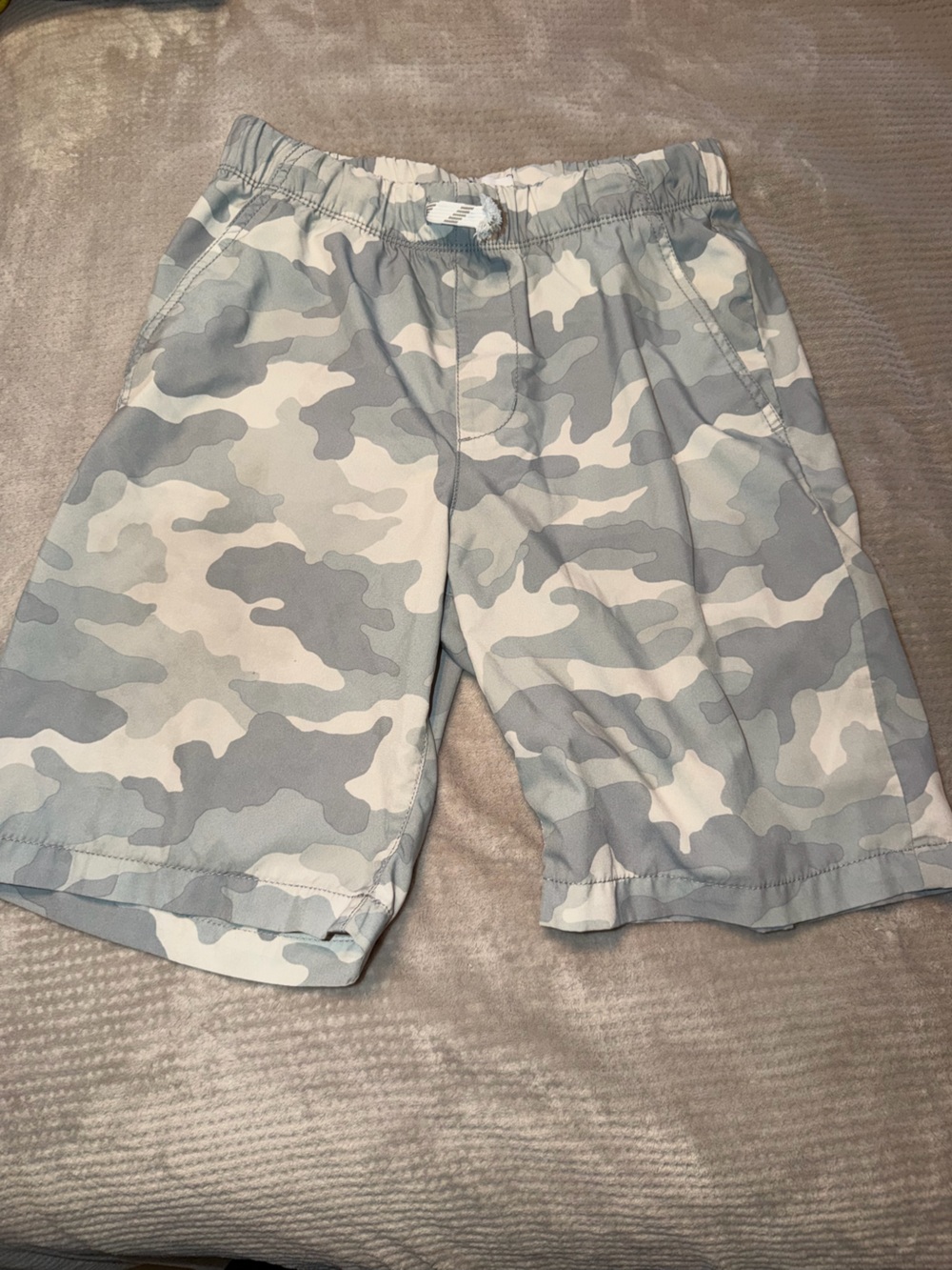 Old Navy Boy's Gray Camo Shorts size XL (14-16)